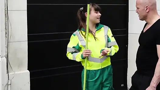 Luna rival si bintang perancis menyapu jalanan 1