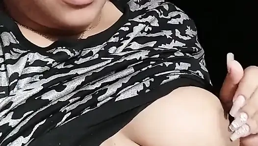 New York Amerika Birleşik Devletleri'nden 18 yaşındaki esmer büyük sarkık memeler üvey erkek kardeşinin büyük yarağını sikiyor