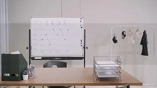 İş arkadaşı patron uzaktayken sikişiyor - sapık orta yaşlı seksi kadınlar