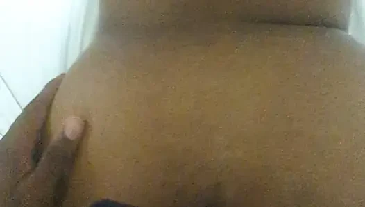 Позволь ему протестировать новое оборудование, пока он трахает меня!
