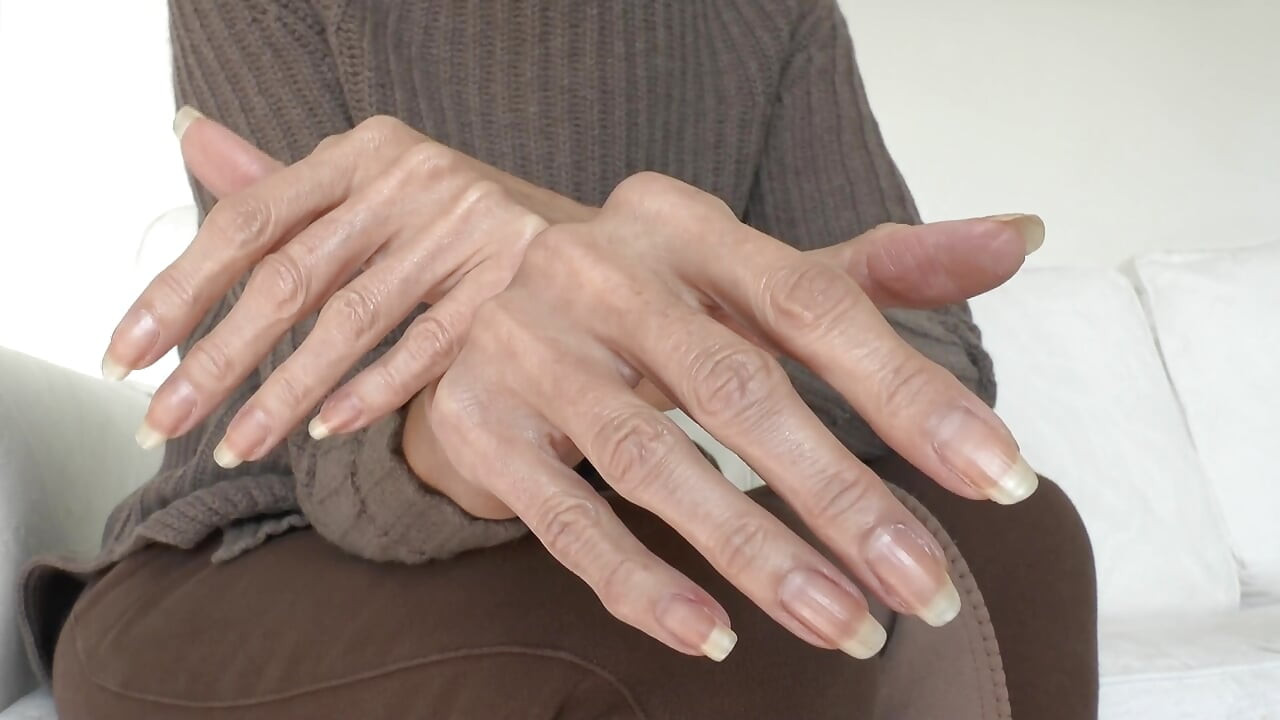 Přírodní dlouhé nehty, prostředníček a lusknutí prstů, JOI, lady Victoria Valente