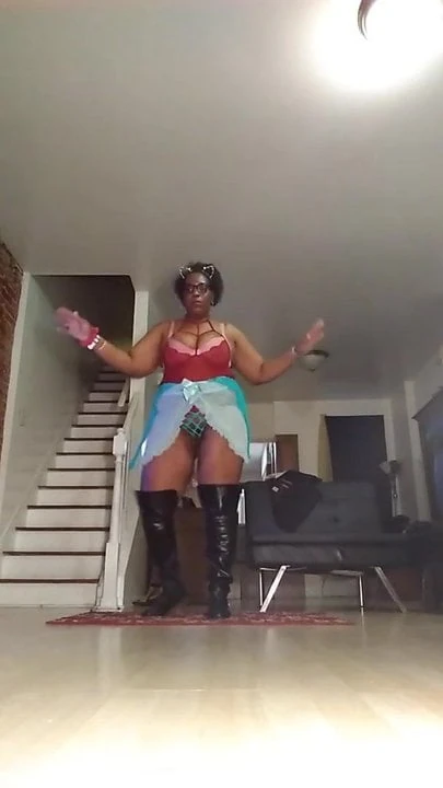 Youtuber Joycelyn Sabal - Boobs out and pussy exposed dancer