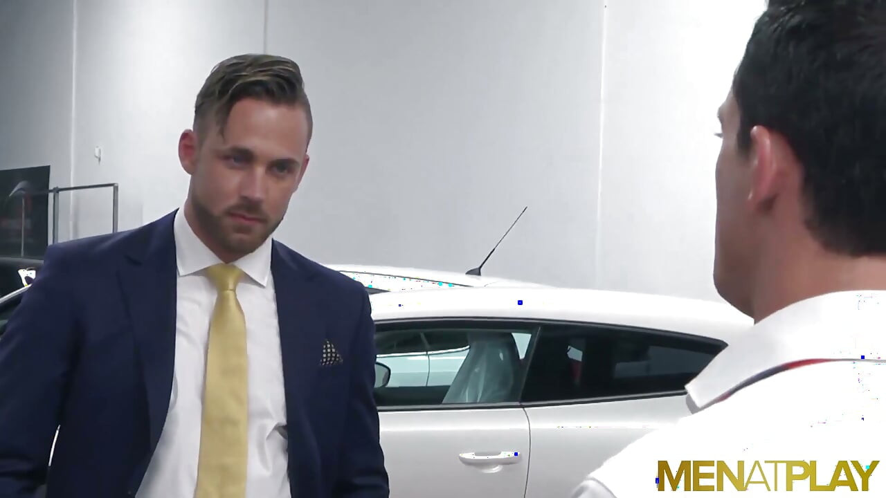 MENATPLAY - Hunky Logan Moore anal fucked bottom Rex Cameron
