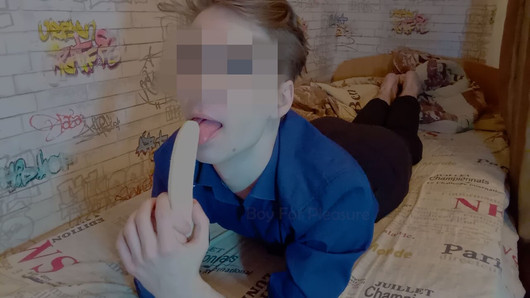 Führen Sie nur an, wie man banane isst (lutscht ( blowjob, halsfick)