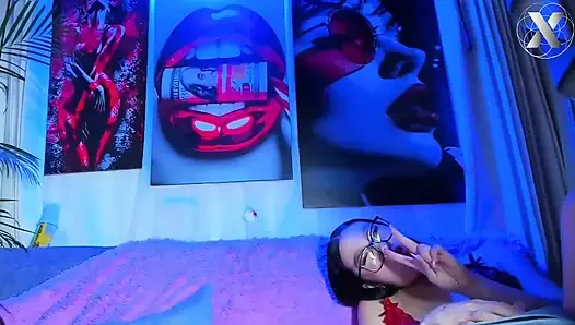 Strap-on ile beni seviştiriyor, ta ki vajinam kızarıp şişene kadar - sert lezbiyen