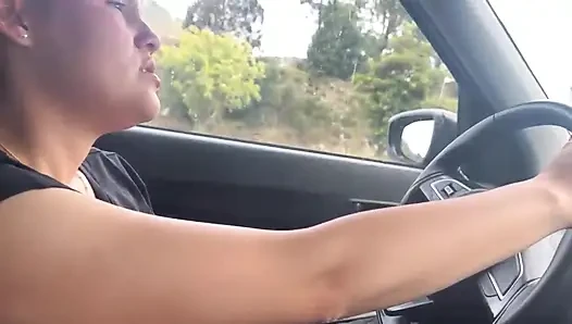 Saya masuk ke mobil orang asing dan dia di rumahnya dua kali