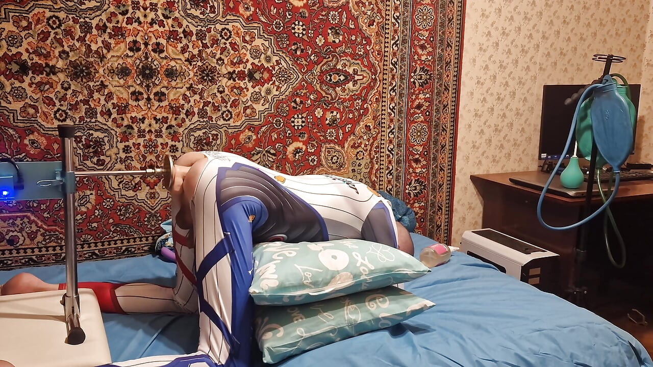 Sasha Earth sissy cum hands free on a sex machine homemade amateur