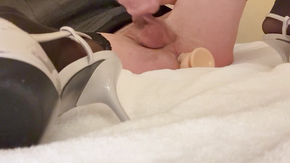 Marzia thinks of a trans lover of hers who used this dildo to prepare me for her cock