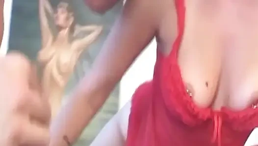 Rote dessous MILf nimmt tiefes creampie-hämmern