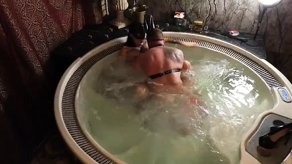 Bath Tube Sex