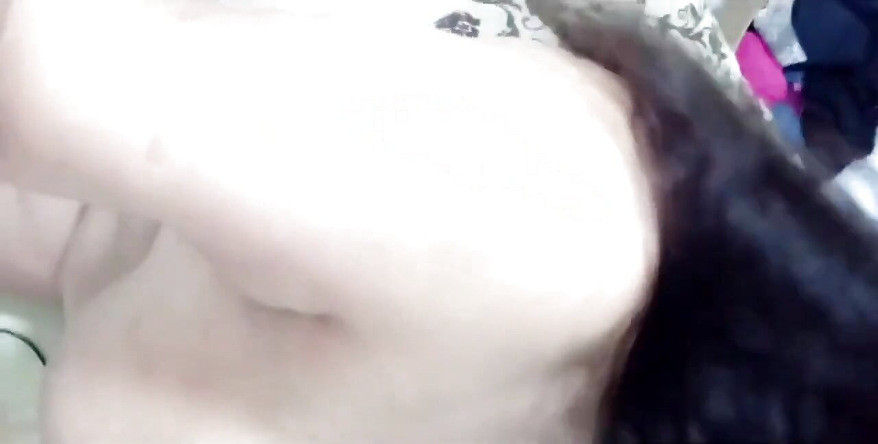 Slutty Girl Cumming in Bed - Mary Jhuana