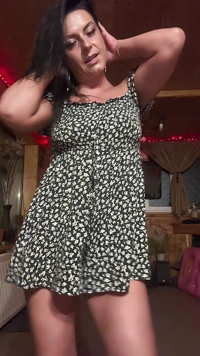 Dansar i min sexiga jumpsuit - känner musiken, känner mig själv