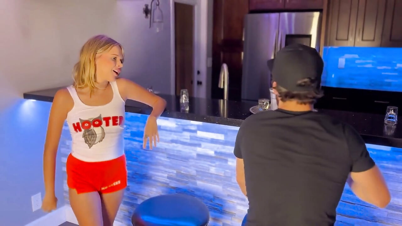 Hooters Girl Coco Lovelock Got Fucked in the Mouth