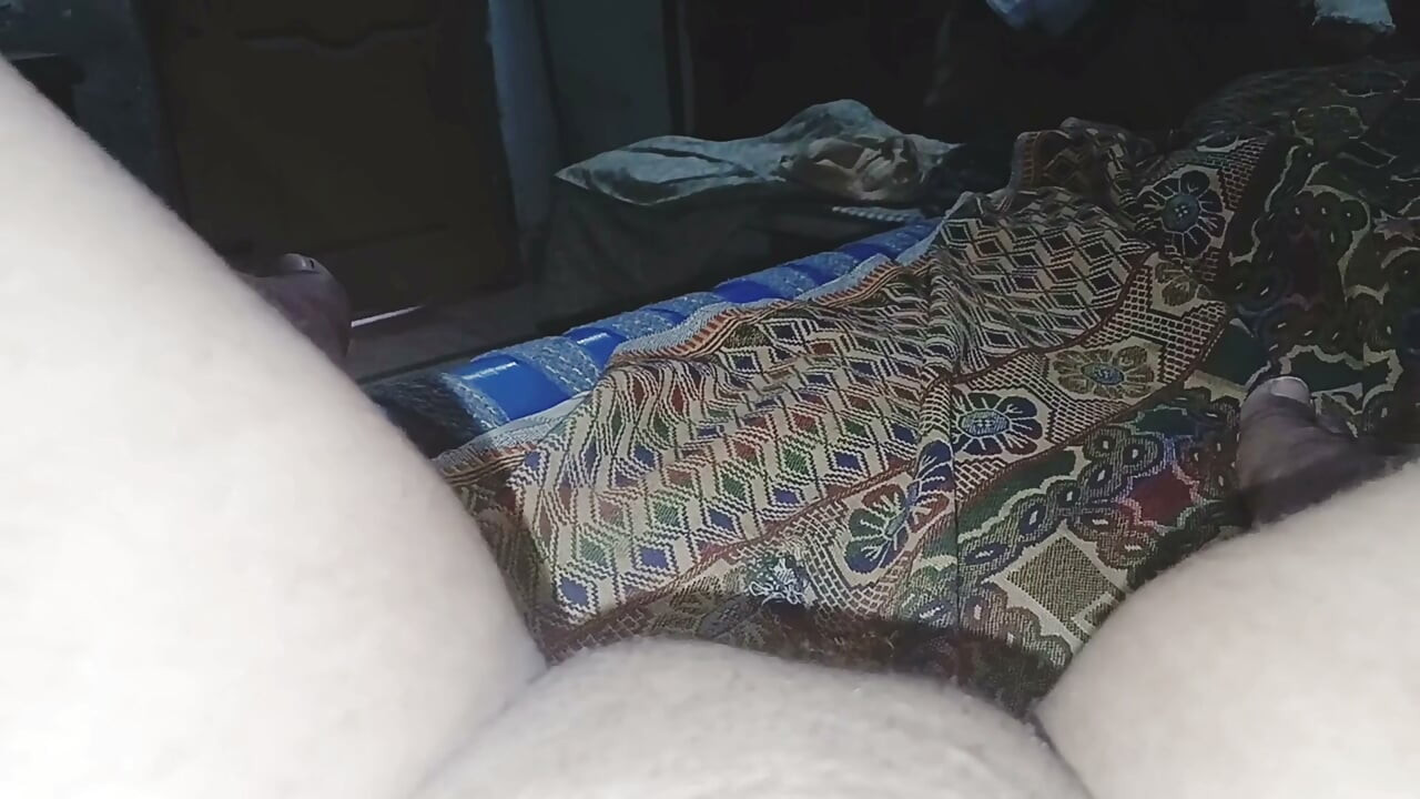 Desi Bhabhi Ki Desi Foodie Muft Wali