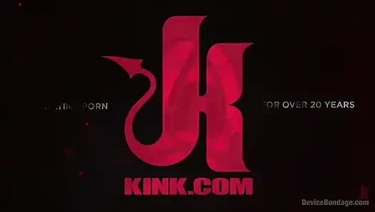 Neuling schmerzen schlampe cassandra cain mit orgasmen und Metall-bondage