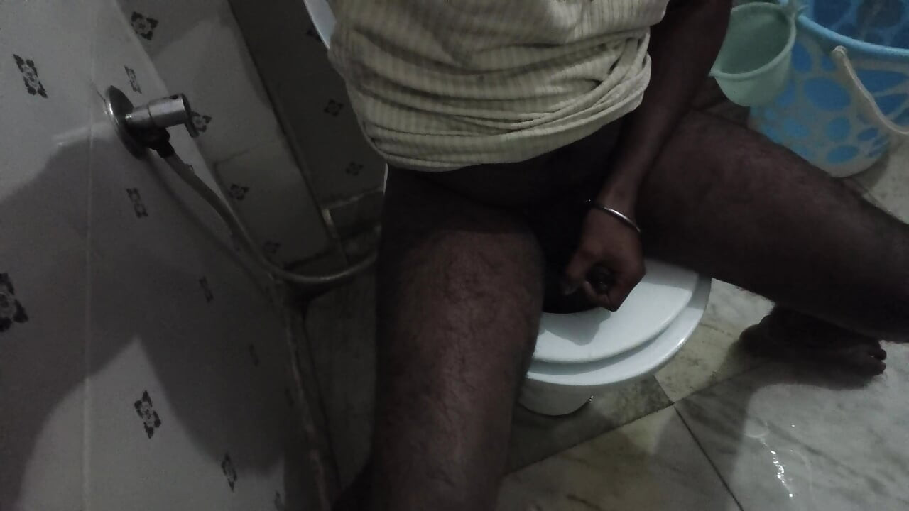 Bathroom mein bhabhi ki pantry bara se khela