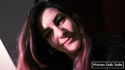 POV: Auf mich zukriechen und mir eine Ohrfeige ins Gesicht zu meinem Vergnügen.