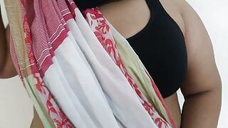 (badi behan ko chudai apni chut bhai) 남편에게 바람을 피우고 의붓오빠와 섹스하는 인도의 섹시한 배다른 여동생