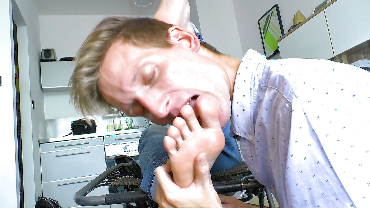 Playful Dominance: Guy Romes Commands Bazz to Worship and Tickle His Soles