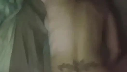 Stiefschwester liebt diesen riesigen schwanz.