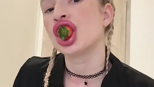 Позволь мне наслаждаться соло-крошкой