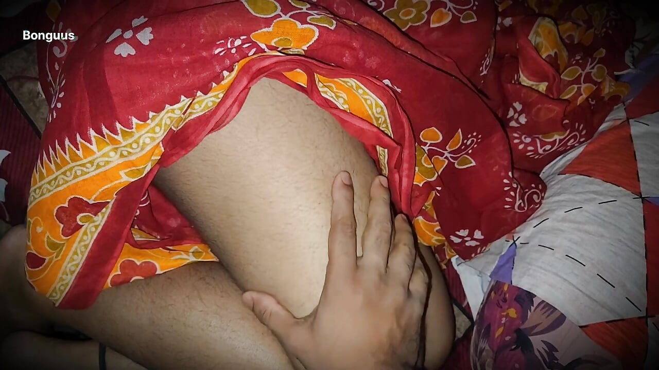 Desi Aunty ko Raat ko Choda jab koi ghar per nahi tha