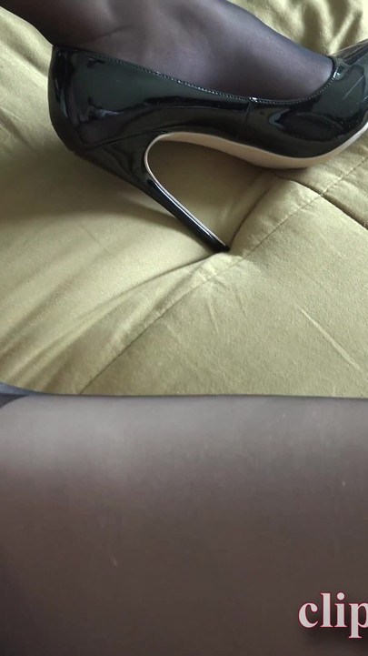 疯狂的她的尼龙腿