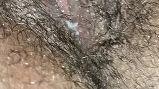 Peludo mojado coño negro listo para polla blanca