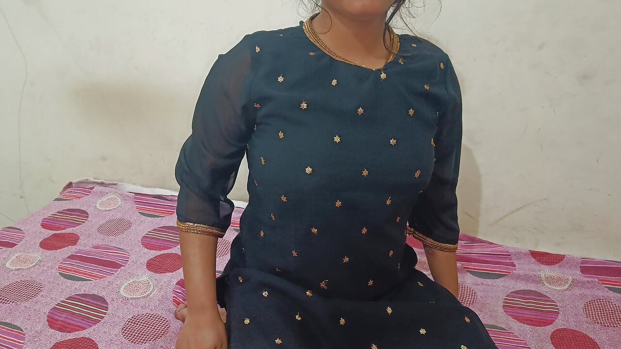 Indianca bhabhi suge pula indianului Dever cu MÂNA MMS