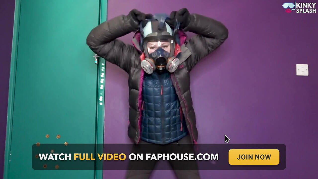 Місія повна дриль дезактивації мокрого костюма з агентом Люсі