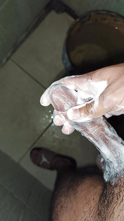 Gay man masturbates at his parents' house when they are not there