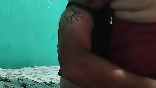 Ateşli anne iç çamaşırlı yarak emiyor