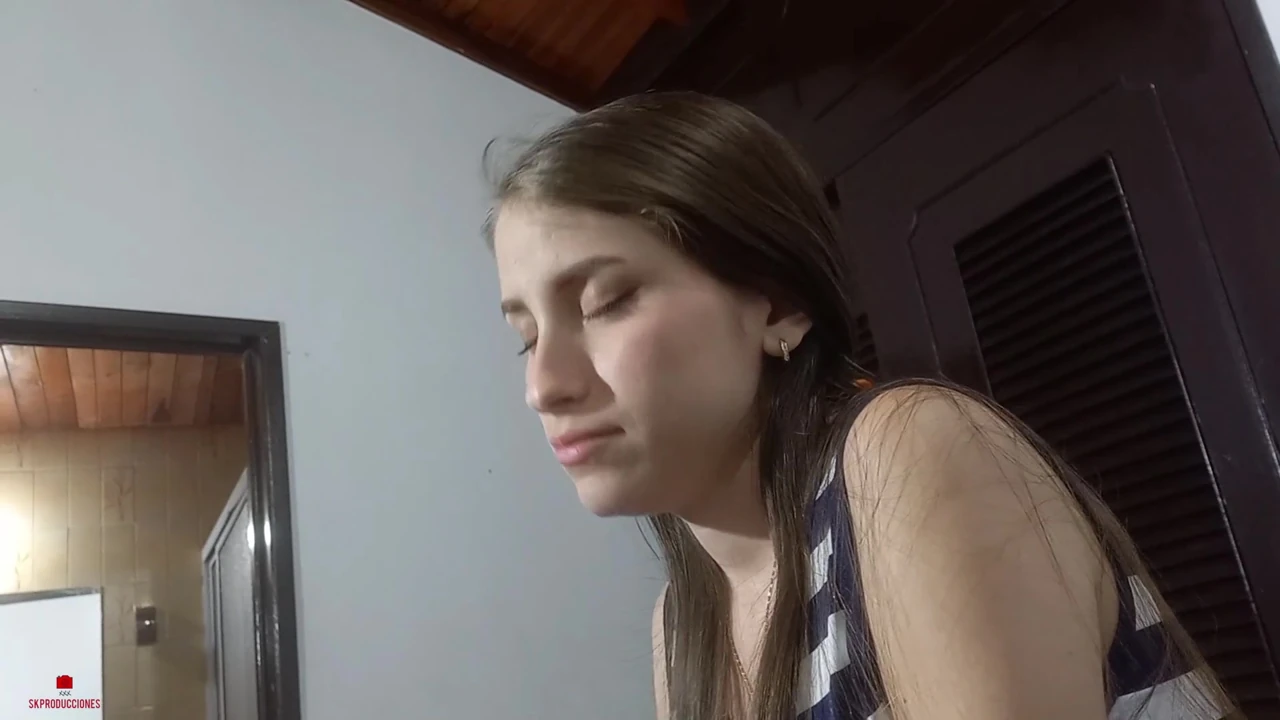 My stepsister with her innocent face asks me to let her give me a great oral