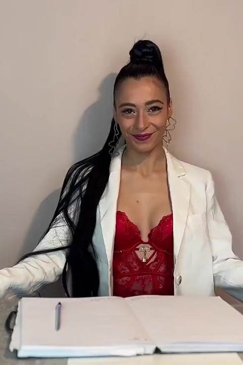 Terapia de casais com Sofia Sweetsecrett (em espanhol)