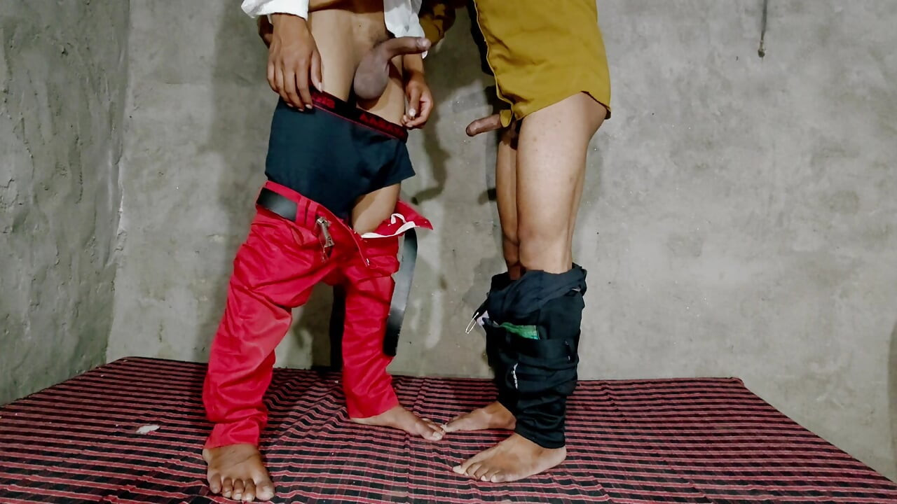 Mere khas dost ne munh mein land chusa aur aur Gand mein bada land karke ki chudai