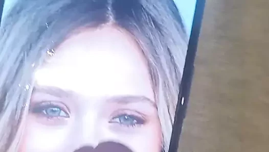 Boşalmak ve spit haraç için metres tanrıça elizabeth olsen