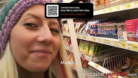 Beautiful blonde loves sex (Czech Amateurs)