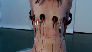 Orgasmos de electro piercings