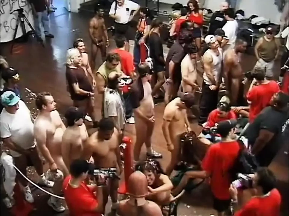 Vợ tôi yêu gangbangs # 09