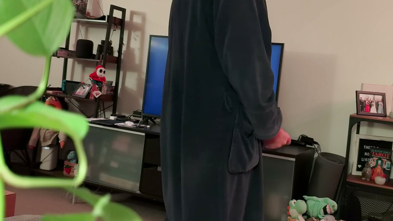 和繼叔叔玩躲貓貓