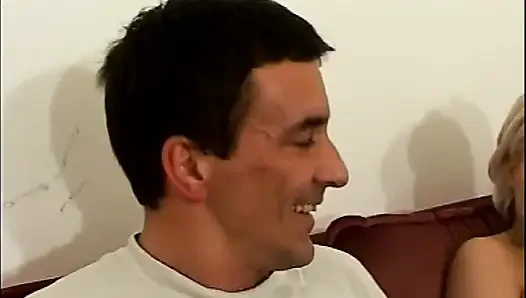 Блондинка, брюнетка и член