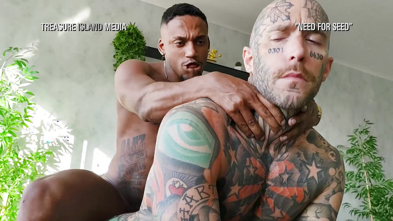 Inked cumslut gets fat Blatino cock