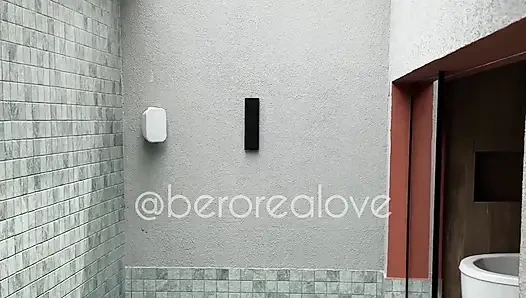 Он взял день, чтобы удовлетворить