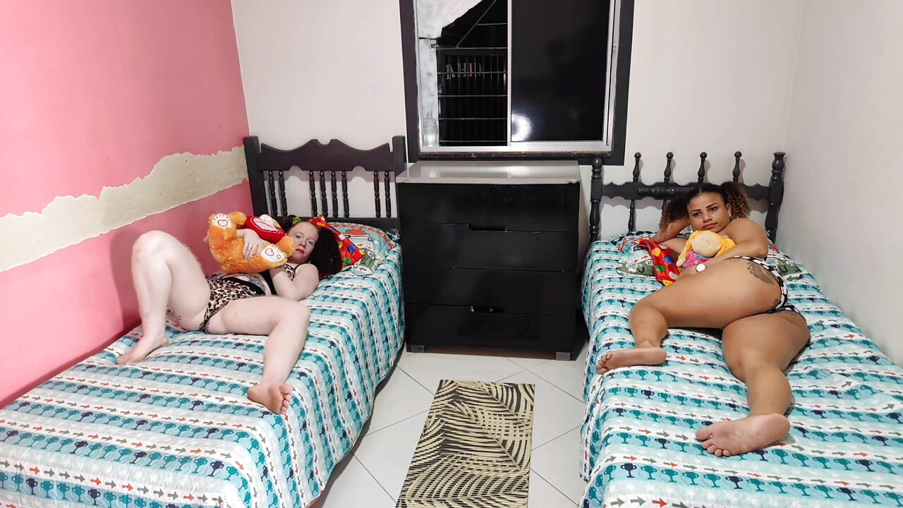 I finally fucked my neighbors' huge ass. I passed the dick in the ass and they couldn't resist