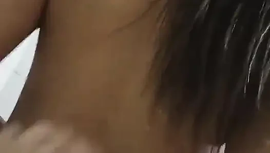 Aku selingkuh dari pacarku dengan si rambut cokelat yang ilahi 18 tahun