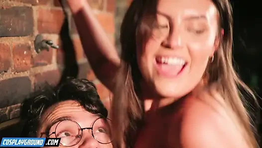 Hermione granger rolünde Selina Bentz, Harry Potter'a uzun sert yarağı için yalvarıyor - harry potter porno cosplay parodi