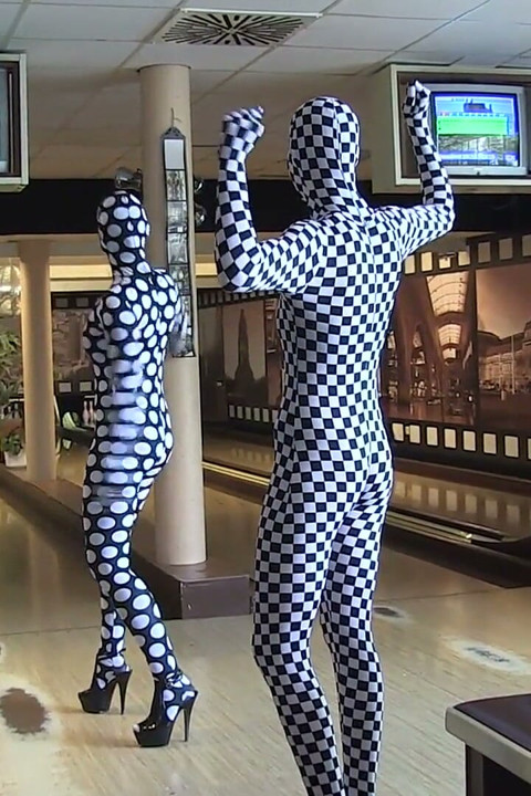 Zentaidolls Visit the Bowling Alley