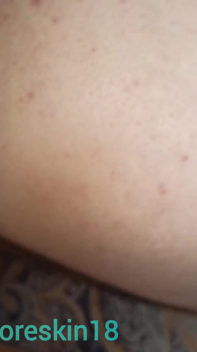 O buraco grita com porra, esguicho de porra, o ativo grita e geme do burburinho! Vídeo quente!