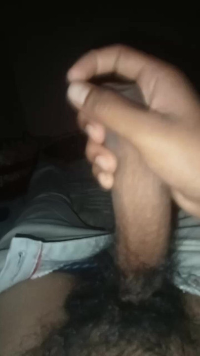 Küçük yarak gösteriyor