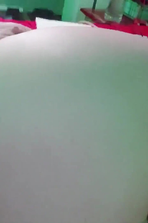 Gauchita se touche et parle de façon coquine pour un trou du cul coquin